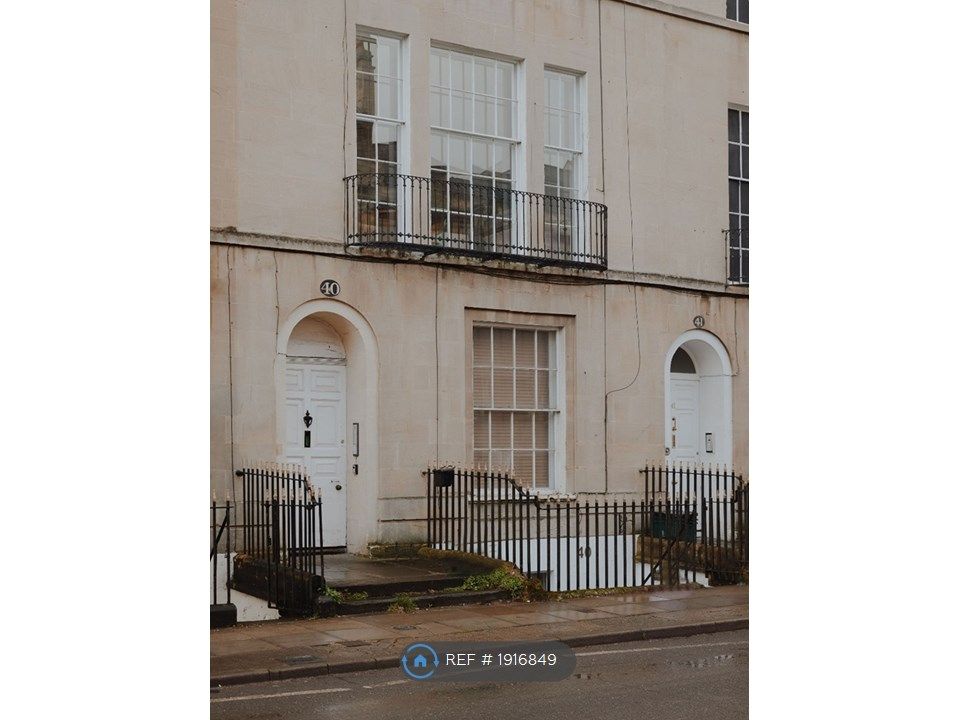 1 bed flat to rent in Bathwick Street, Bath BA2, £1,350 pcm