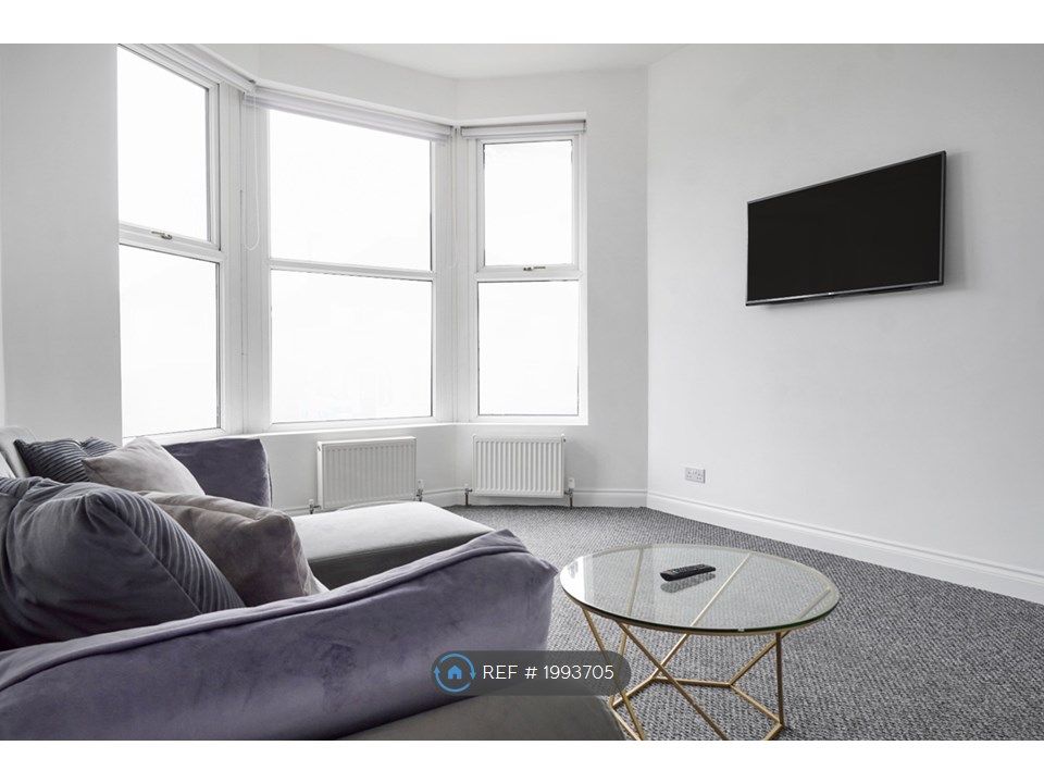 1 bed flat to rent in Arnside Crescent, Morecambe LA4, £730 pcm