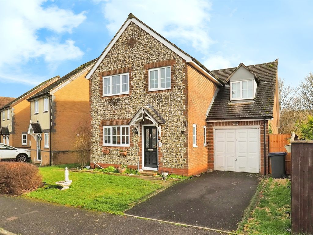 4 bed detached house for sale in Simmance Way, Amesbury, Salisbury SP4, £375,000