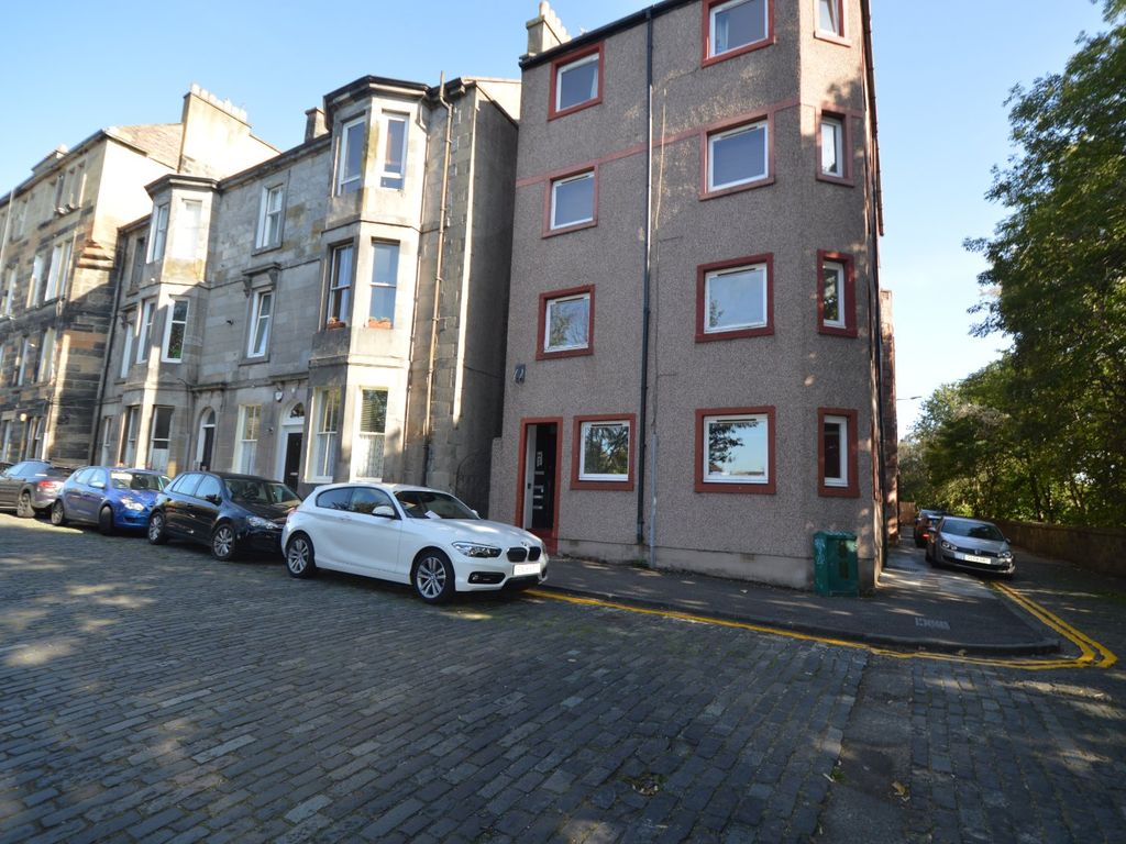 2 bed flat to rent in Largo Place, Edinburgh EH6, £1,160 pcm