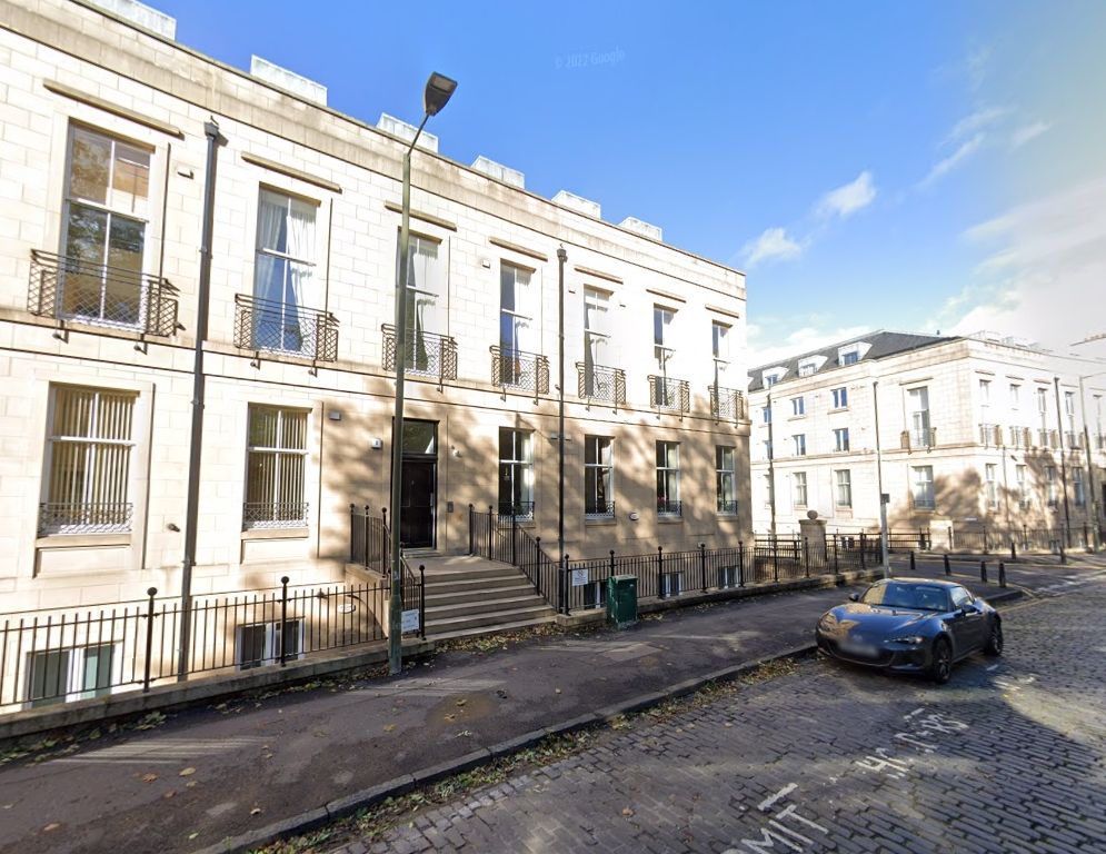 2 bed flat to rent in Hopetoun Crescent, Edinburgh, Midlothian EH7, £1,650 pcm