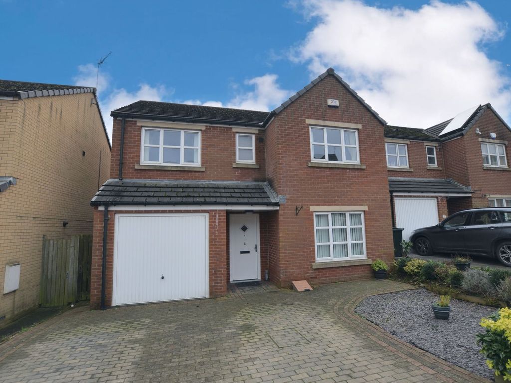 4 bed detached house for sale in Lambrell Green, Kiveton Park, Sheffield S26, £340,000
