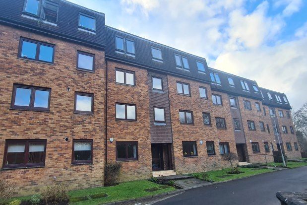 2 bed flat to rent in Killermont View, Glasgow G20, £1,000 pcm