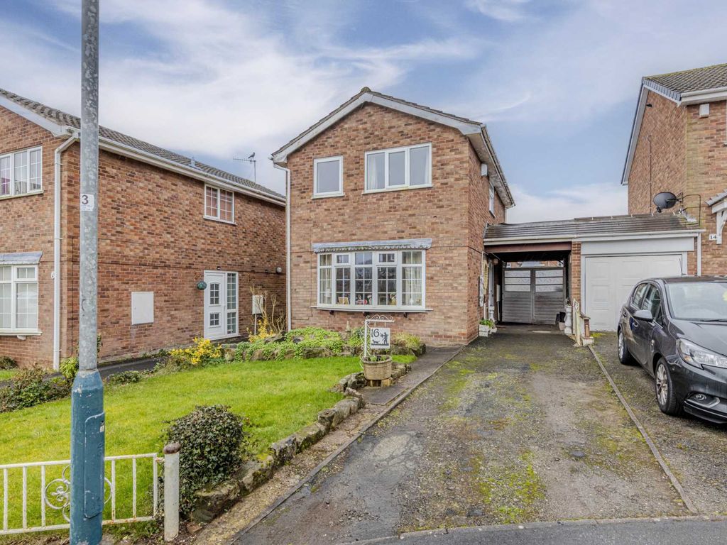 3 bed detached house for sale in Padstow Way, Trentham ST4, £260,000