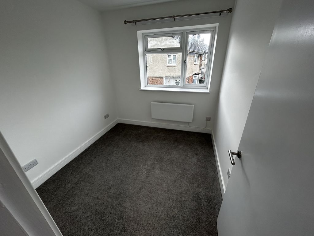 2 bed end terrace house to rent in Barnard Walk, Keynsham, Bristol BS31, £1,050 pcm