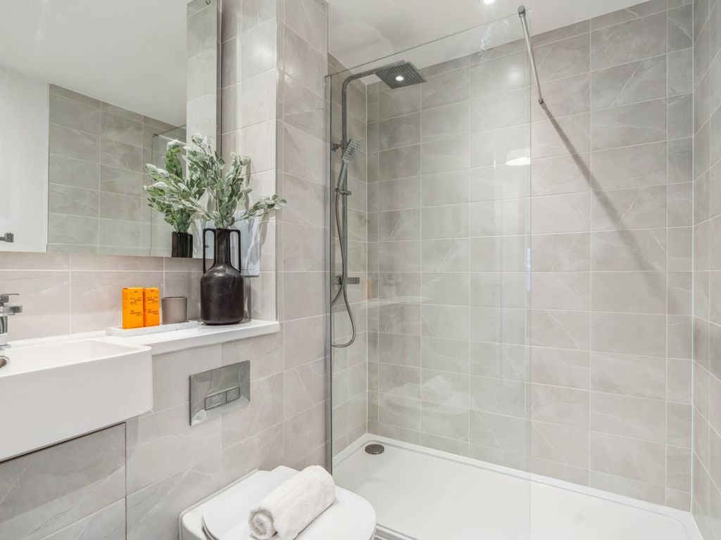 2 bed flat to rent in 426-430 Bath Road, Nr. Burnham, Berks SL1, £1,750 pcm