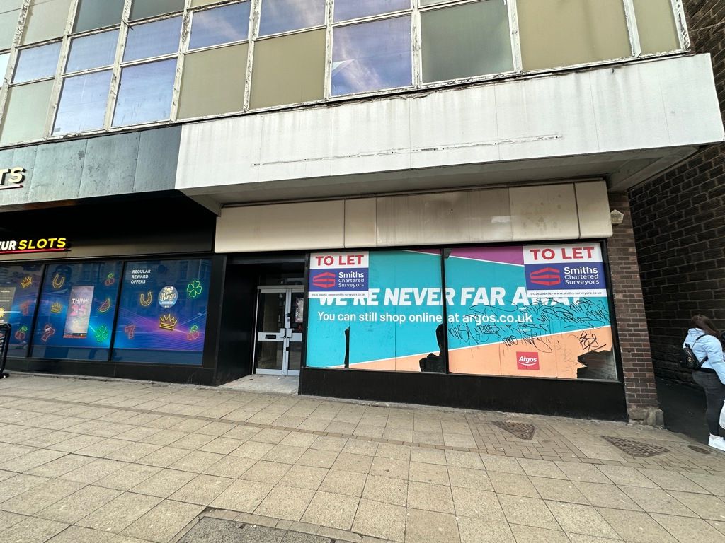 Retail premises to let in 19A Peel Street, Barnsley, South Yorkshire S70, £30,000 pa