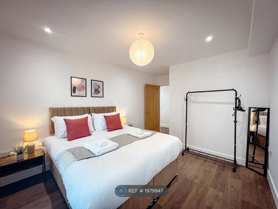 2 bed flat to rent in Somerset Street, Brighton BN2, £2,350 pcm