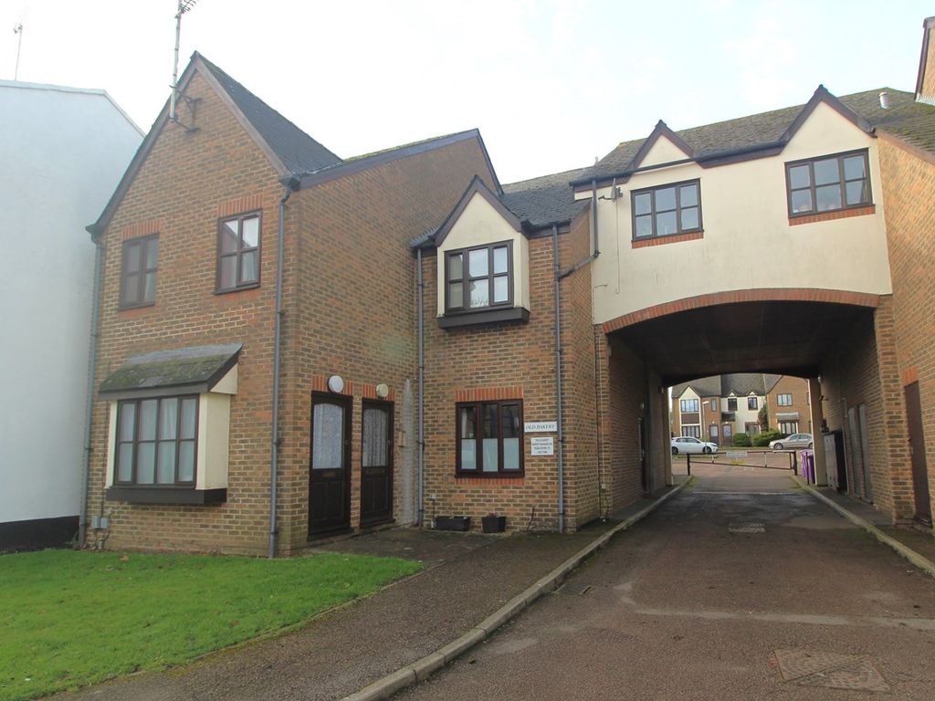 1 bed flat for sale in Old Park Road, Hitchin SG5, £237,950