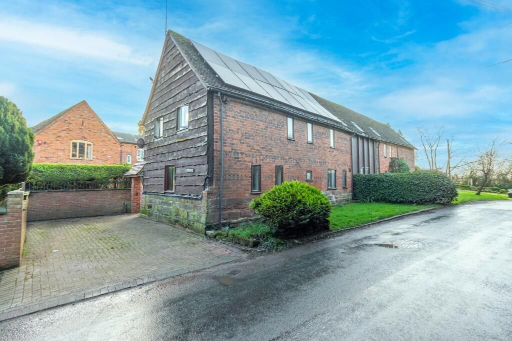 2 bed barn conversion for sale in Stoke Pound Lane, Stoke Prior, Bromsgrove B60, £286,000