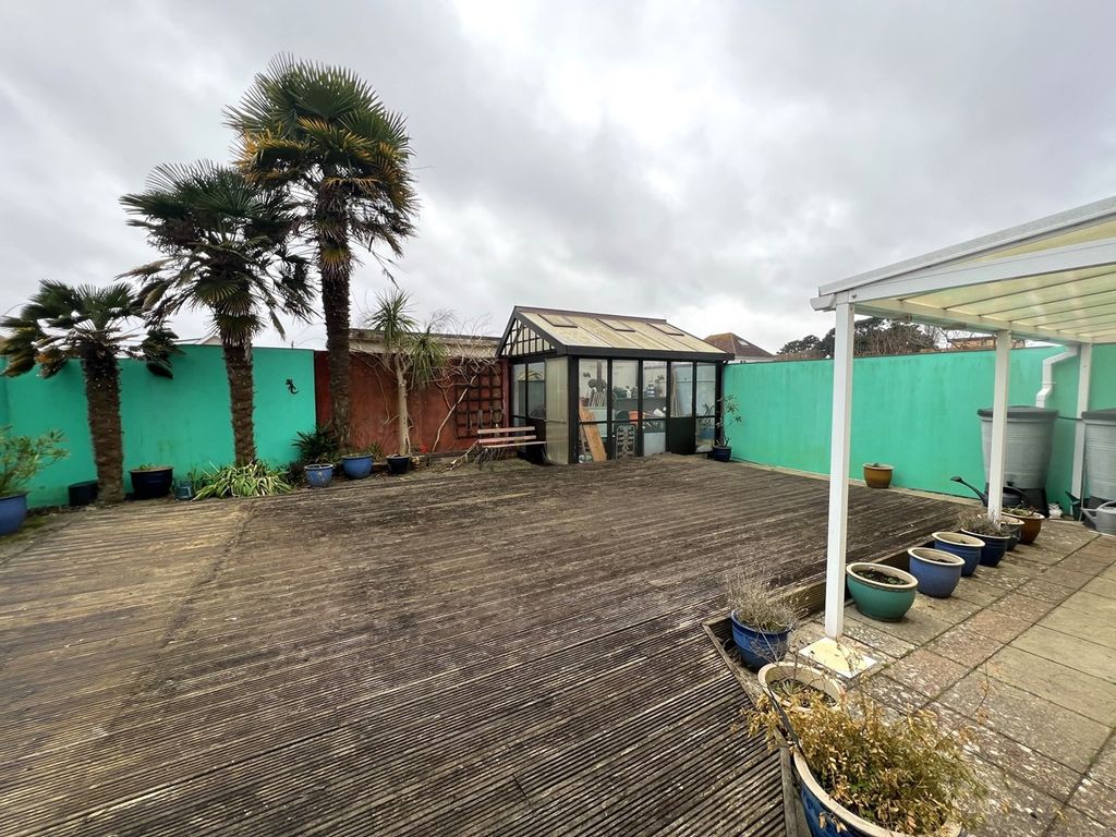 4 bed detached bungalow for sale in Napier Road, Hamworthy, Poole BH15, £595,000