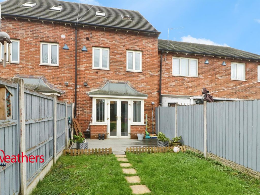 3 bed town house for sale in Sunningdale Drive, Edlington, Doncaster DN12, £150,000