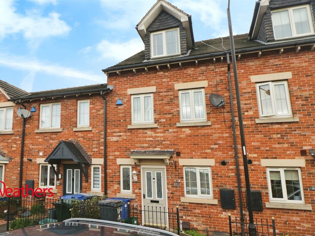 3 bed town house for sale in Sunningdale Drive, Edlington, Doncaster DN12, £150,000