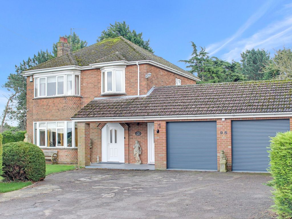 4 bed detached house for sale in The Wroe, Emneth PE14, £425,000