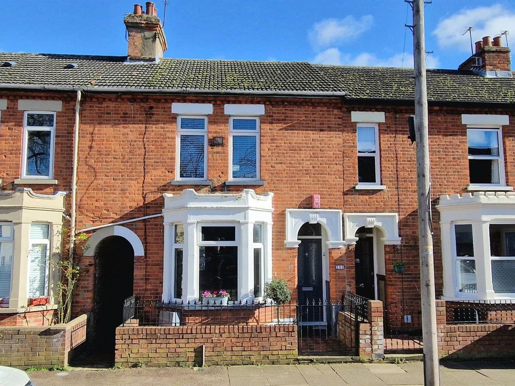 3 bed terraced house for sale in Dudley Street, Bedford MK40, £400,000