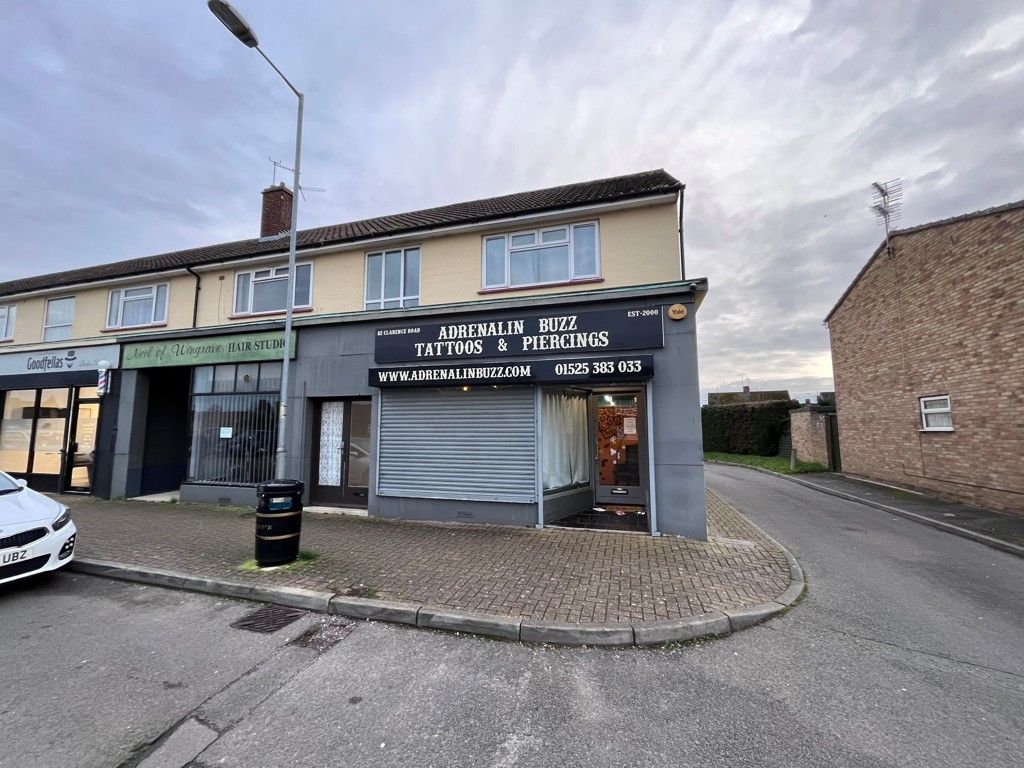 Retail premises to let in 82 Clarence Road, Leighton Buzzard, Bedfordshire LU7, £8,500 pa