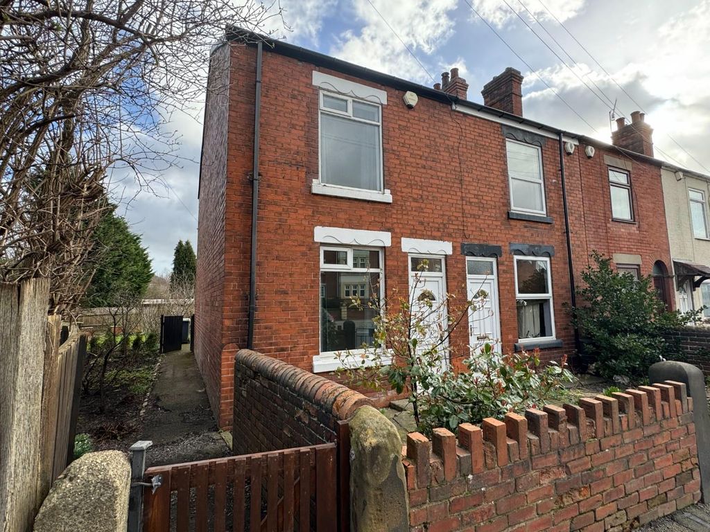 2 bed end terrace house to rent in Derby Road, Chesterfield S40, £750 pcm