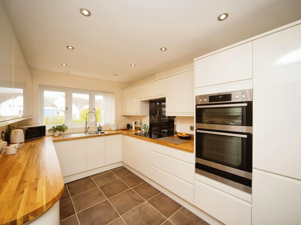 4 bed detached house for sale in Bilberry Grove, Taunton TA1, £365,000