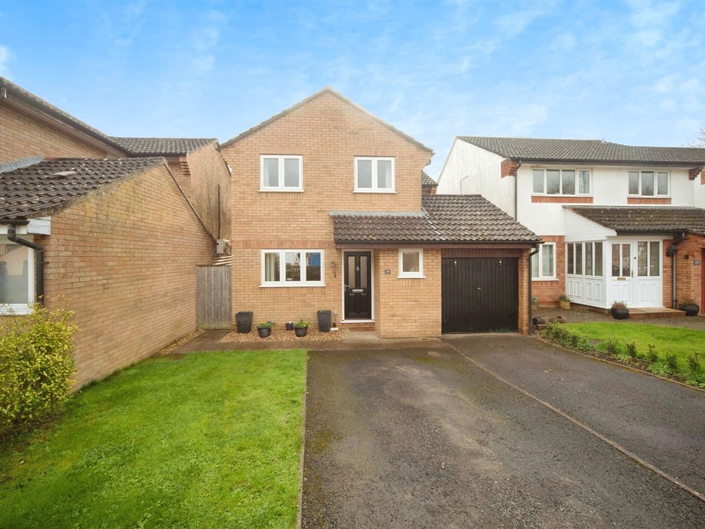 4 bed detached house for sale in Bilberry Grove, Taunton TA1, £365,000