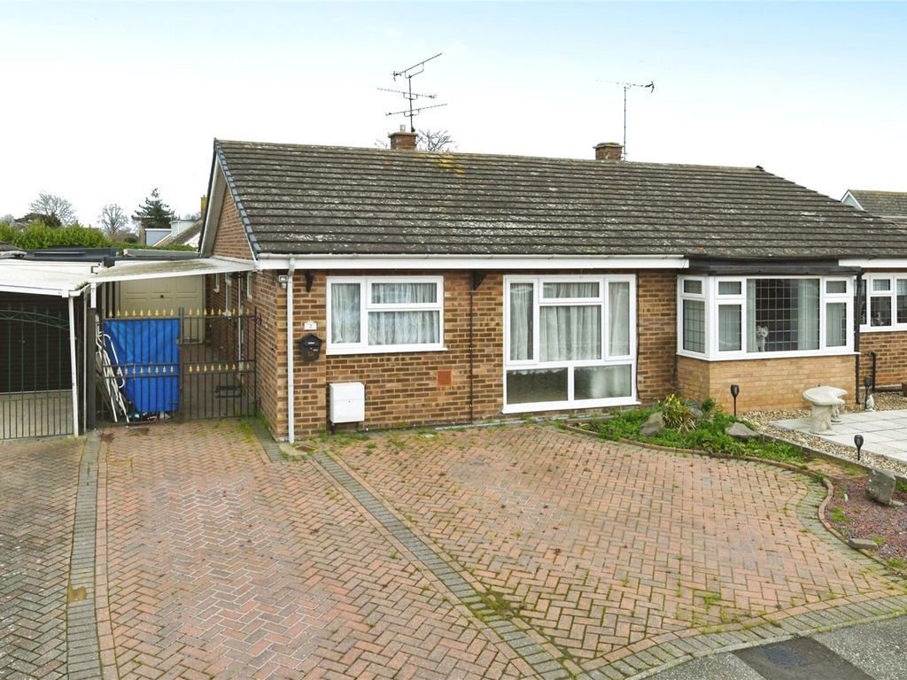 2 bed bungalow for sale in Willow Close, Burnham-On-Crouch, Essex CM0, £275,000