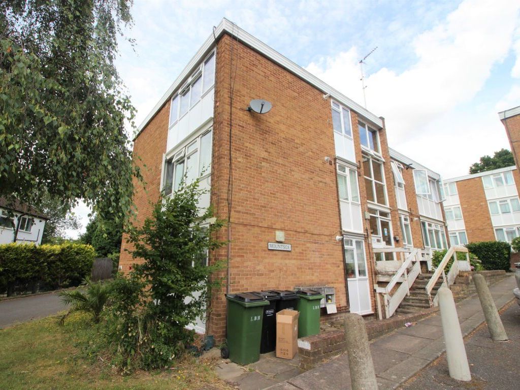 1 bed flat to rent in Mountside, Stanmore HA7, £1,350 pcm