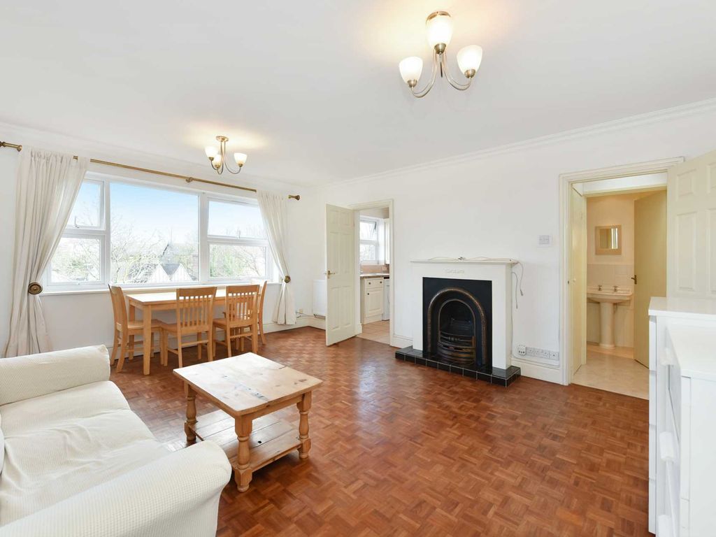 1 bed flat for sale in Hardwick Green, Ealing W13, £367,500