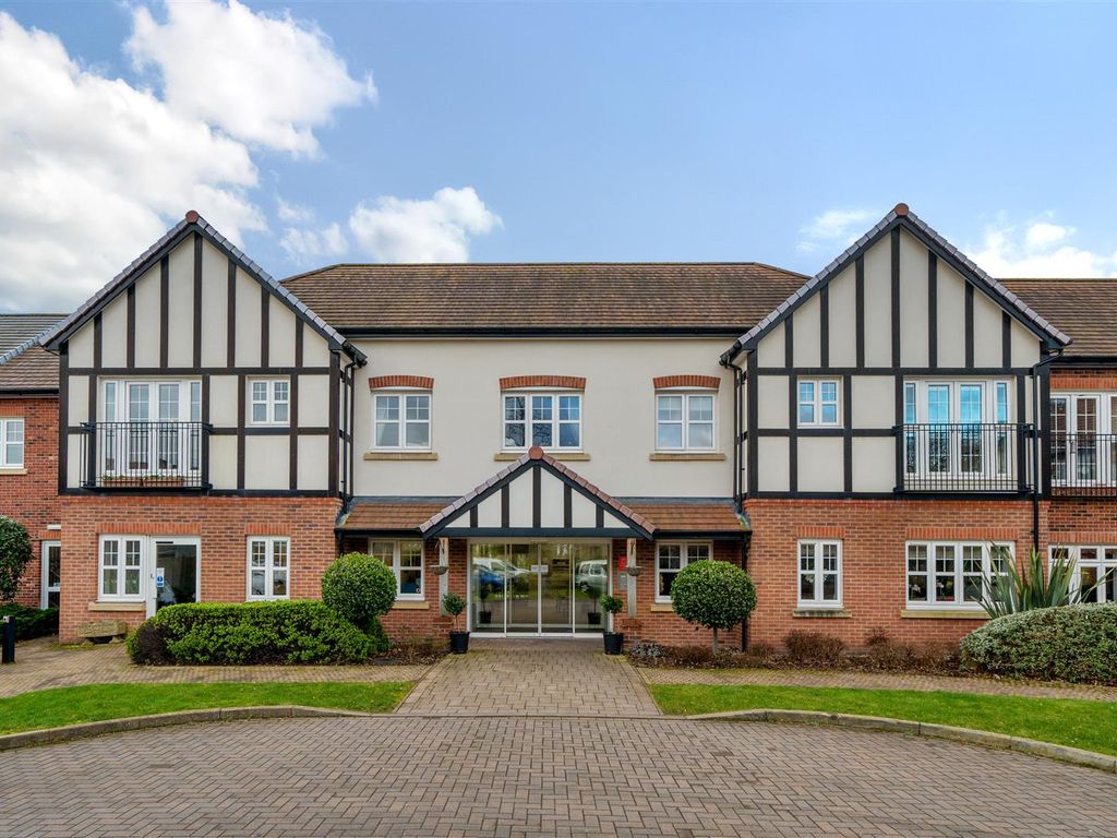 2 bed flat for sale in Four Ashes Road, Bentley Heath, Solihull B93, £260,000