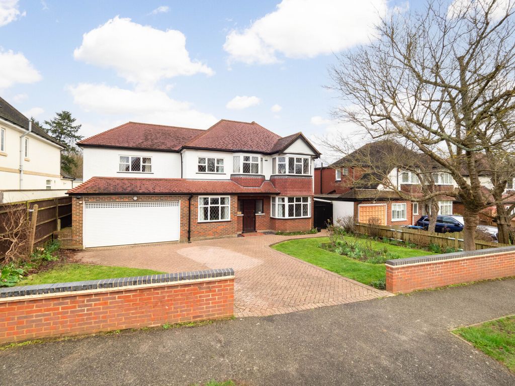 6 bed detached house to rent in Grove Wood Hill, Coulsdon CR5, £4,250 pcm