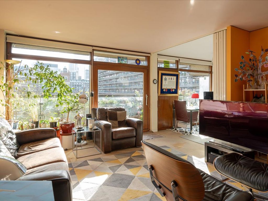 1 bed flat for sale in Seddon House, Barbican, London EC2Y, £1,000,000