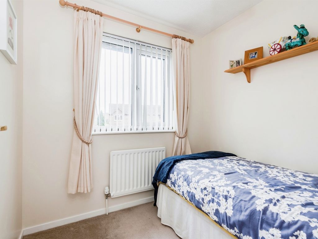 3 bed end terrace house for sale in Danestone Close, Middleleaze, Swindon SN5, £290,000
