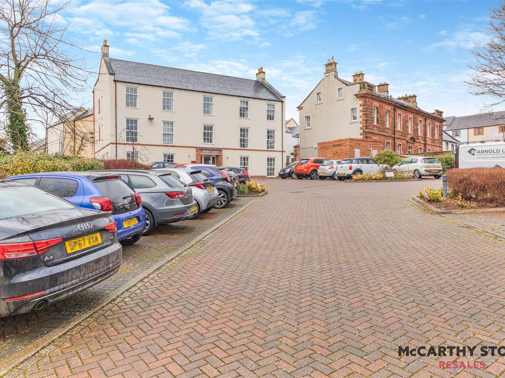 1 bed flat for sale in Friargate, Penrith CA11, £159,000