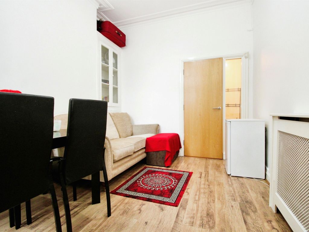 2 bed flat for sale in Cowbridge Road East, Canton, Cardiff CF5, £220,000