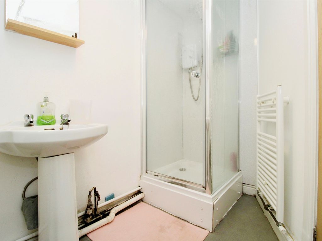 2 bed flat for sale in Cowbridge Road East, Canton, Cardiff CF5, £220,000