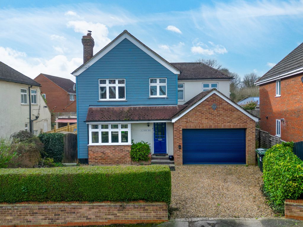 4 bed detached house for sale in Wood End Road, Cranfield MK43, £600,000