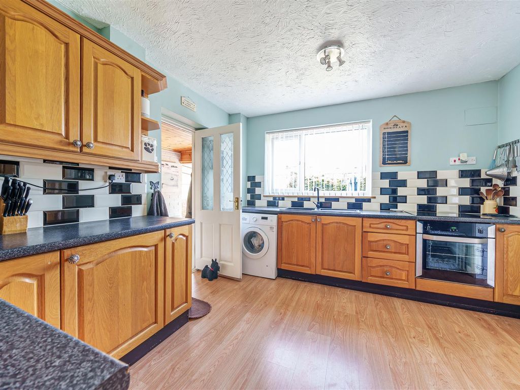 2 bed property for sale in Lea Combe, Axminster EX13, £325,000