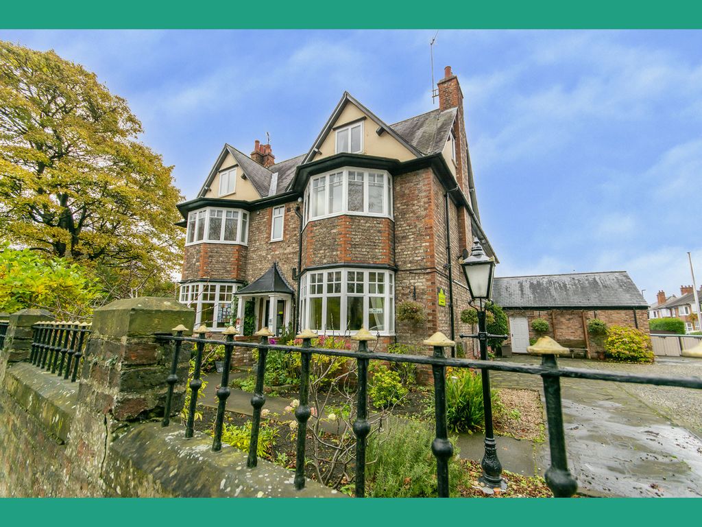10 bed block of flats for sale in Fulford Road, York YO10, £1,300,000