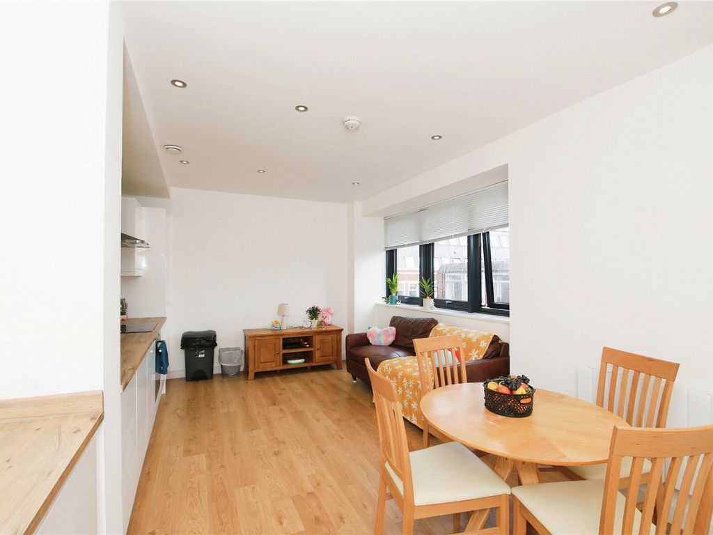 2 bed flat for sale in Wentworth Street, Peterborough, Cambridgeshire PE1, £170,000