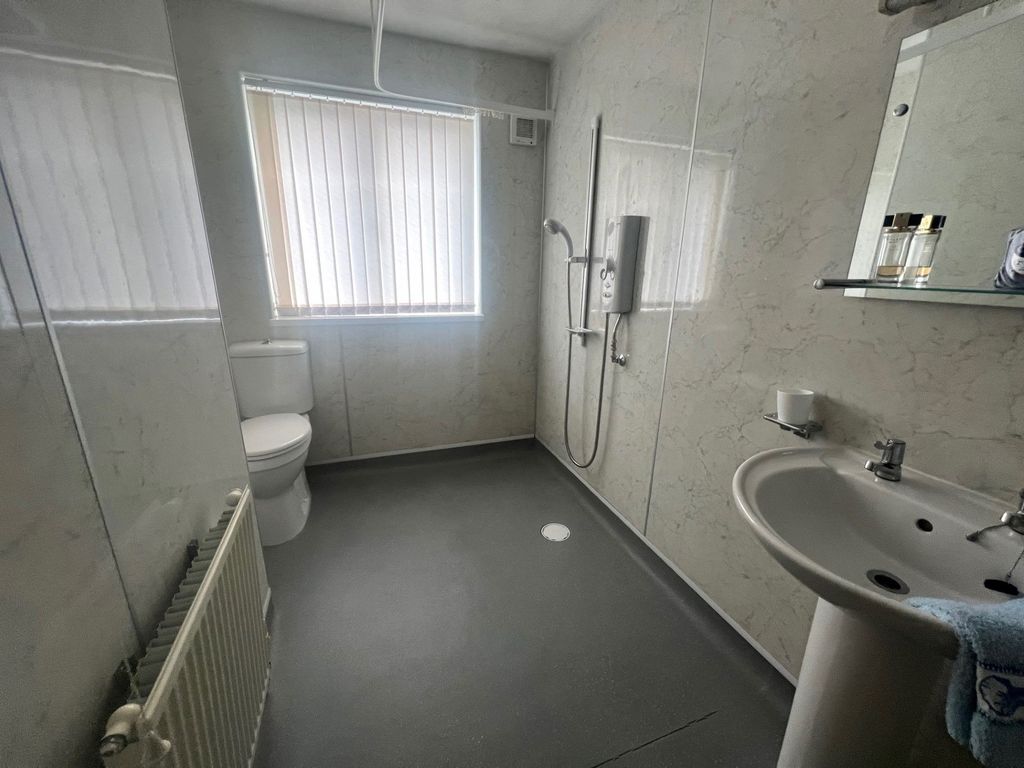 3 bed flat for sale in Avon Avenue, North Shields NE29, £35,000