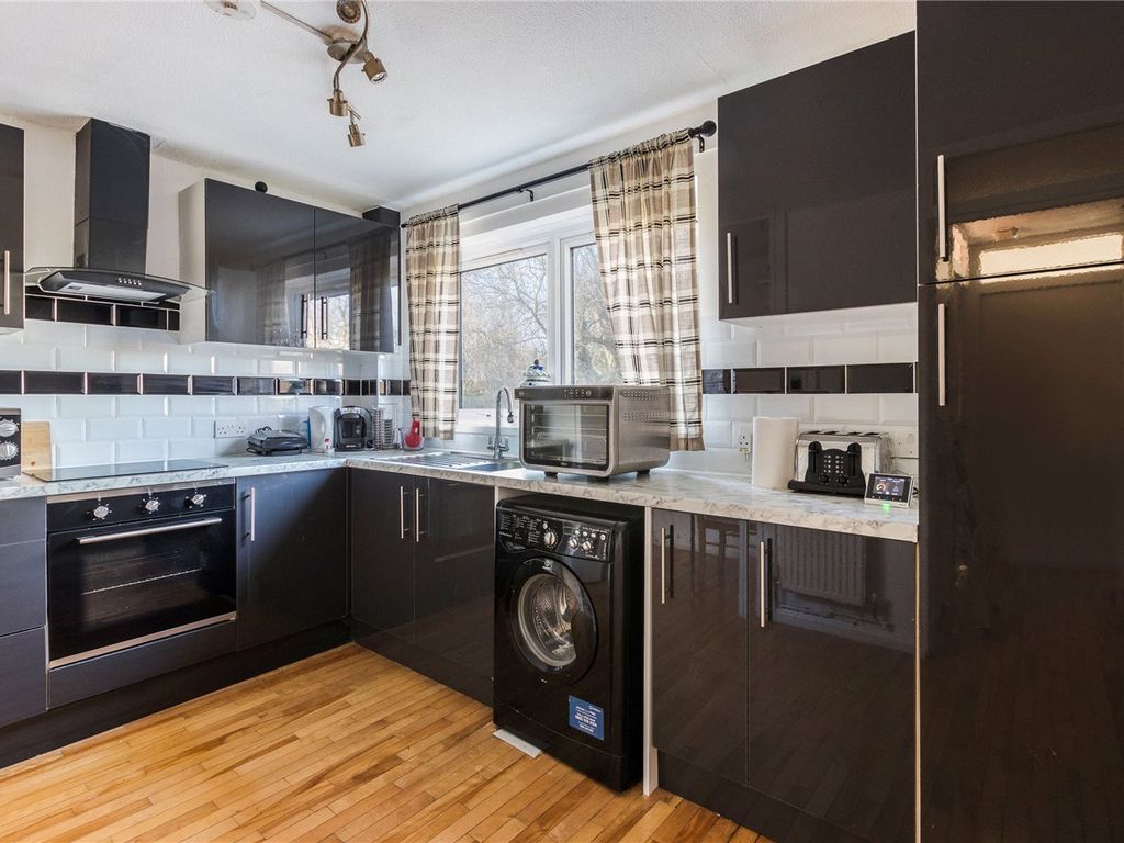1 bed flat for sale in Beadnell Road, London SE23, £275,000
