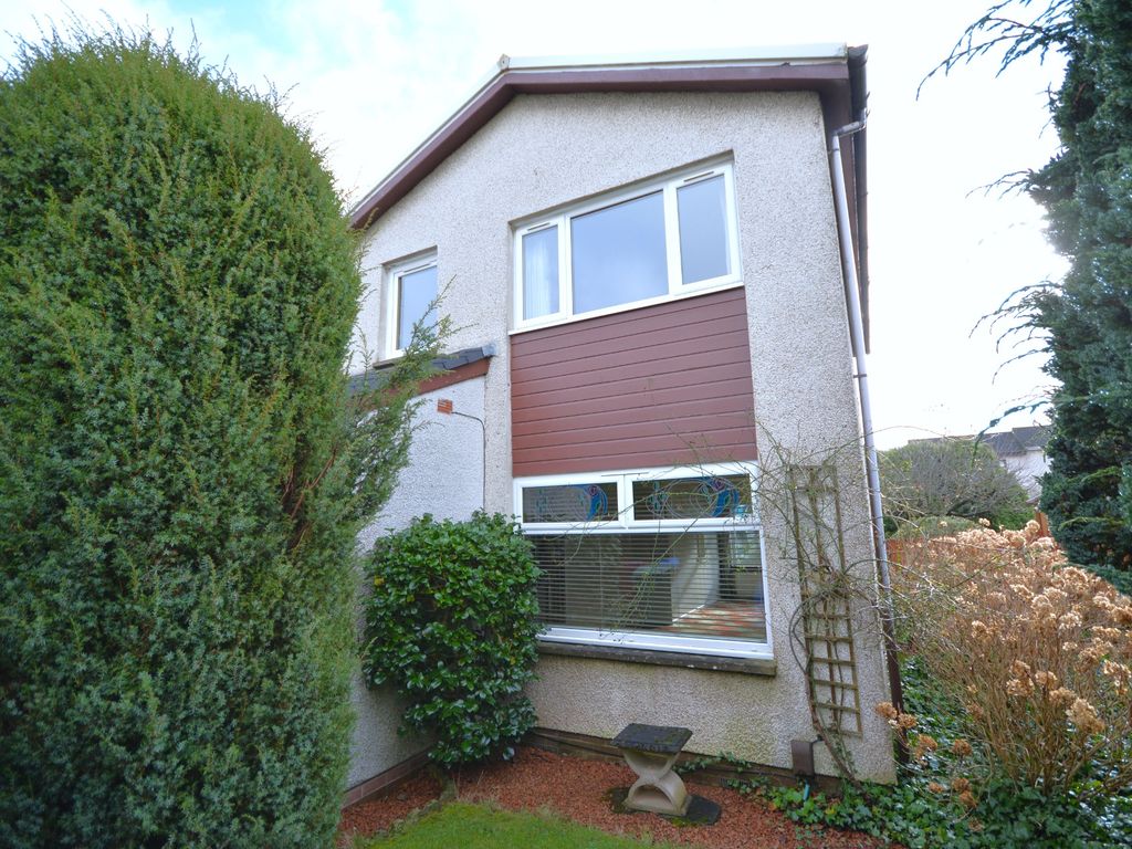 3 bed detached house for sale in Dunrobin Avenue, Larbert, Stirlingshire FK5, £205,000