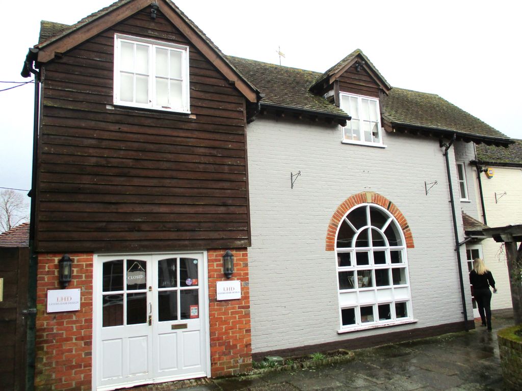 Office to let in High Street, Hungerford RG17, £8,250 pa