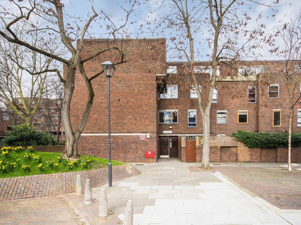 3 bed flat to rent in Dartmouth Close, London W11, £2,999 pcm