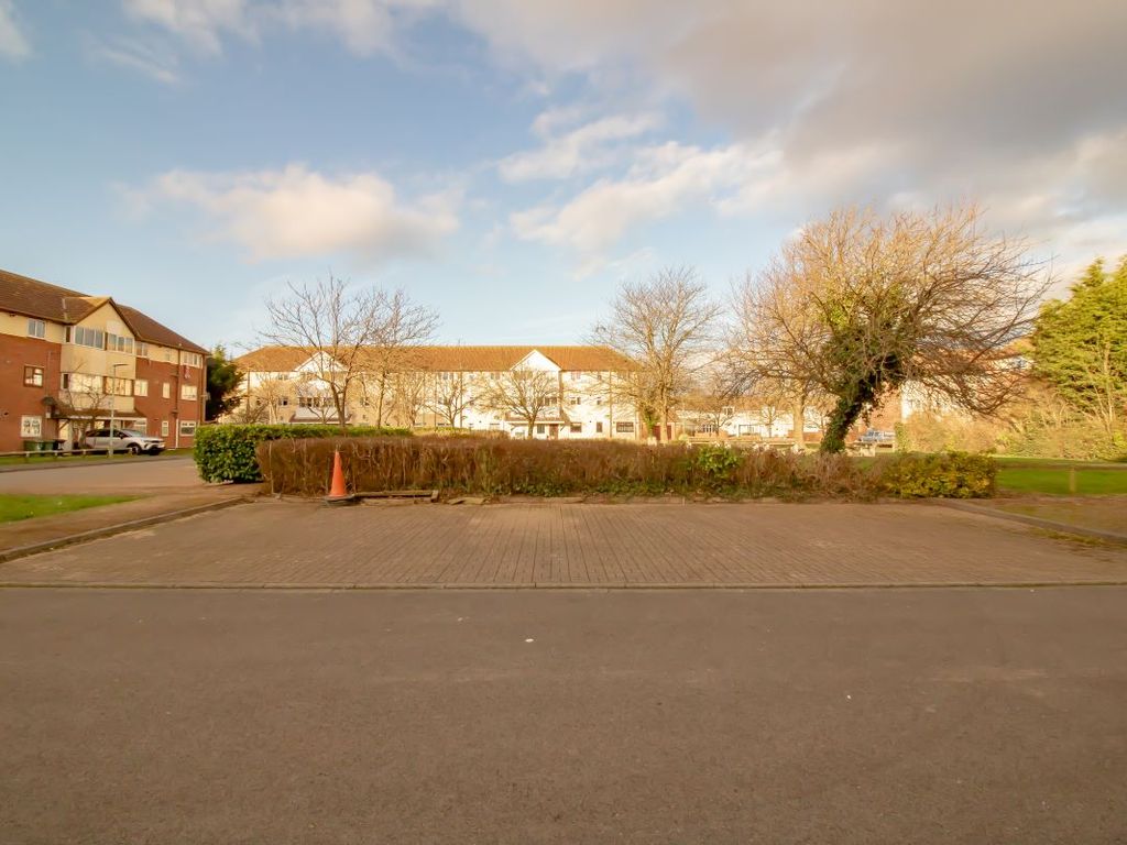 3 bed flat for sale in 34 Wynyard Mews, Hartlepool, Cleveland TS25, £10,000