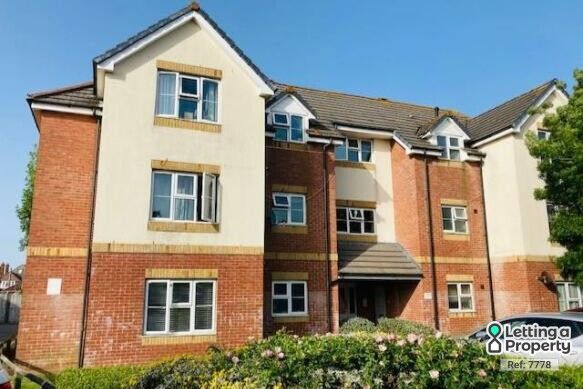 2 bed flat to rent in Chloe Gardens, 10 Chloe Gardens, Parkstone, Poole, Dorset BH12, £1,050 pcm