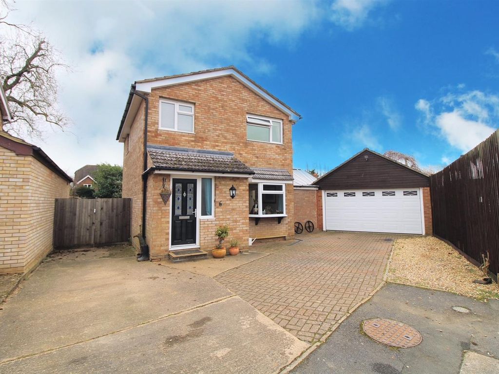 4 bed property for sale in Lady Close, Newnham, Daventry NN11, £460,000