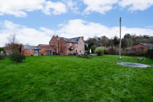 6 bed detached house for sale in Stoke Prior, Herefordshire HR6, £540,000