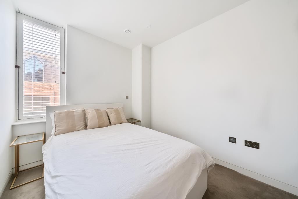 1 bed flat for sale in Reading, Berkshire RG1, £230,000