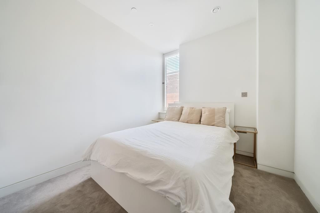 1 bed flat for sale in Reading, Berkshire RG1, £230,000