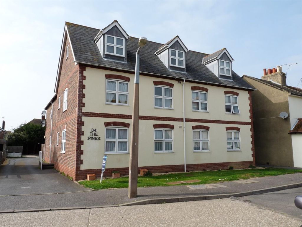 1 bed flat to rent in The Pines, Sussex Street, Littlehampton BN17, £825 pcm