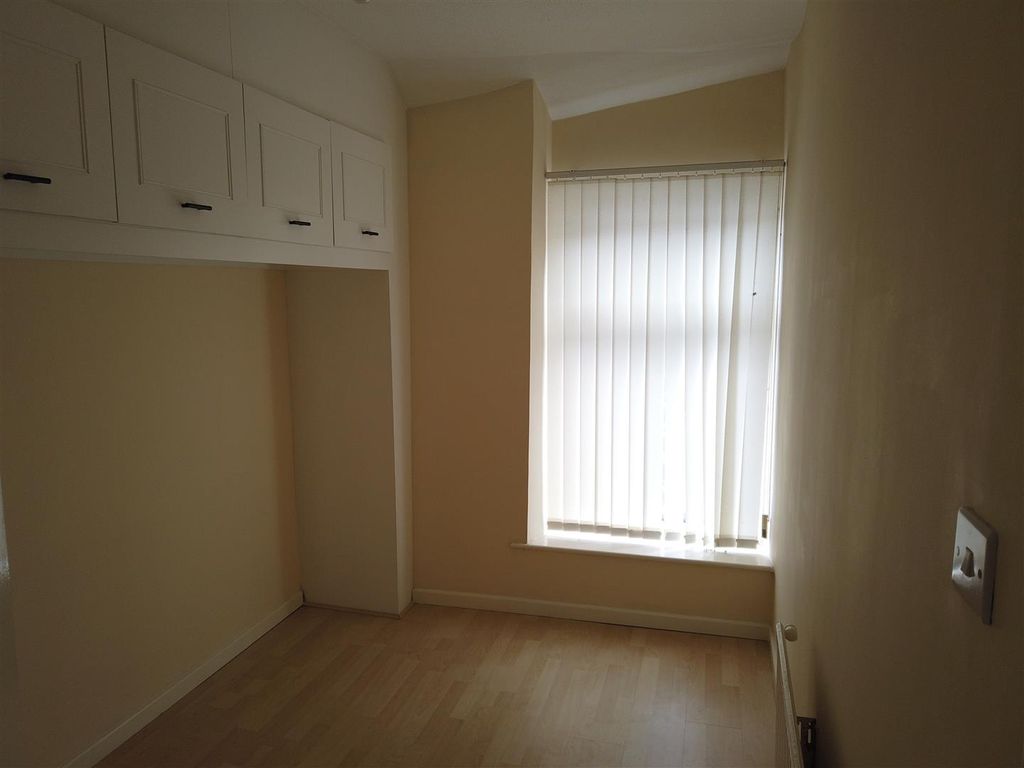 3 bed terraced house to rent in Pritchard Street, Treharris CF46, £750 pcm